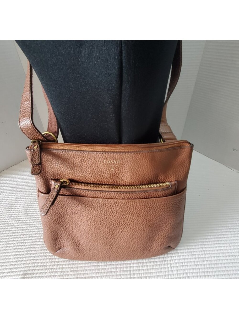 Fossil Tessa Pebbled Leather Vintage Crossbody Bag Purse 10.5x9 Camel Brown